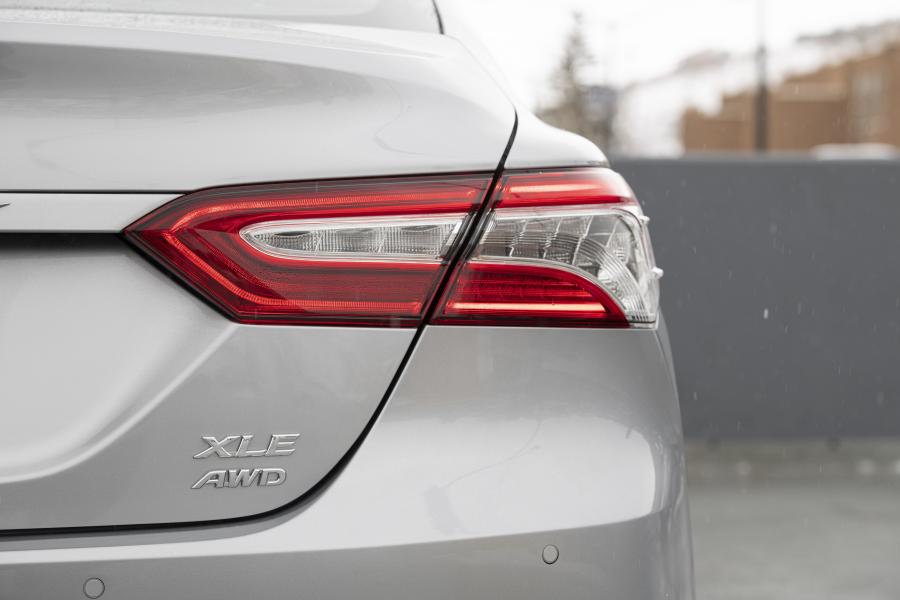 Детали экстерьера Toyota Camry XLE AWD 2019 года  (NA) (фото 10 из 13)